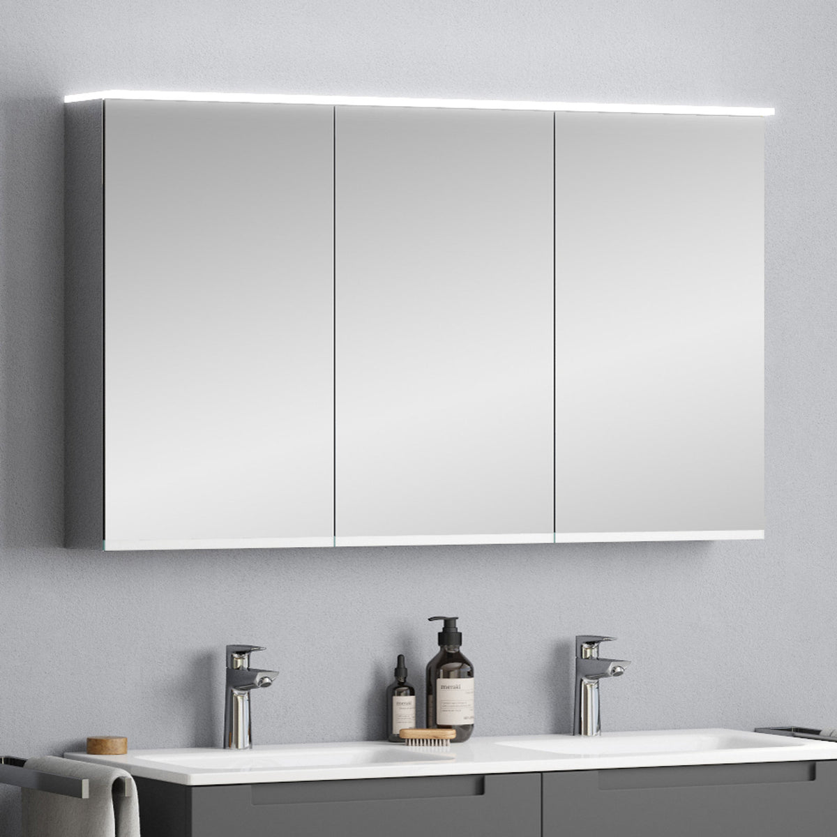 Premium Spiegelschrank - 3 Tueren · mit Spiegelschrank - 120 cm